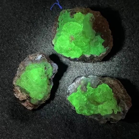 Natural Hyalite Opal Agate Ore Specimen UV reactive (1 Piece) - Picture 3 of 5